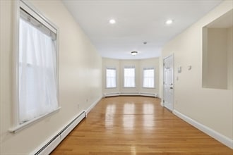 Building Photo - 13 Howard St