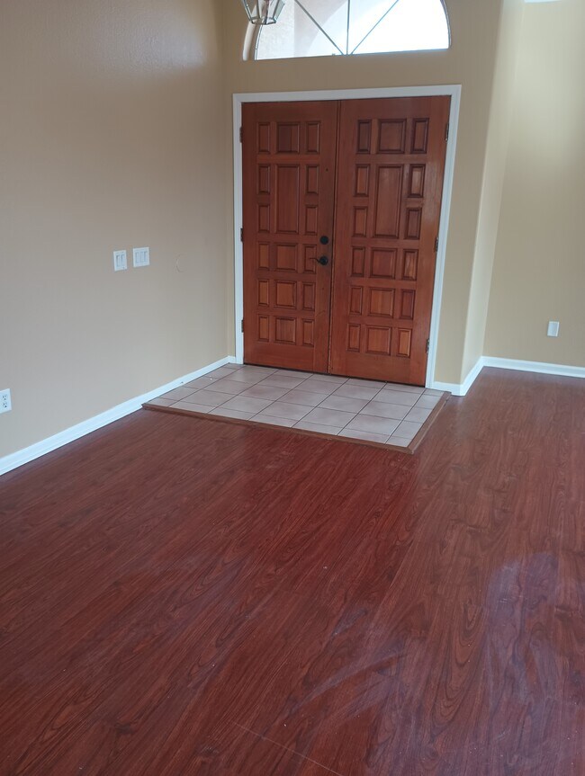 Building Photo - 11313 W Emerald Ln