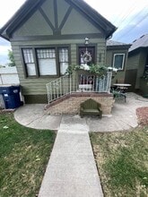 Building Photo - 902 5th Ave S