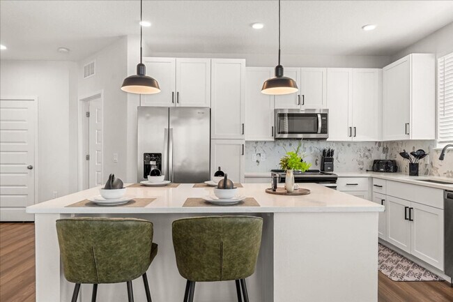 Building Photo - 1223 E Plant St