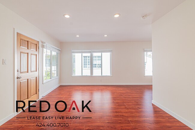 Foto del edificio - ~1 Month FREE~ Stunning Two Bedroom with C...