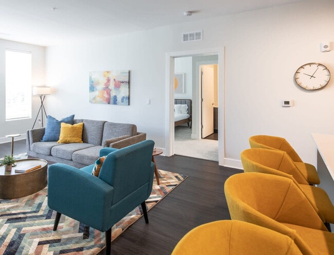 Foto del edificio - 601 E Pete Rose Wy