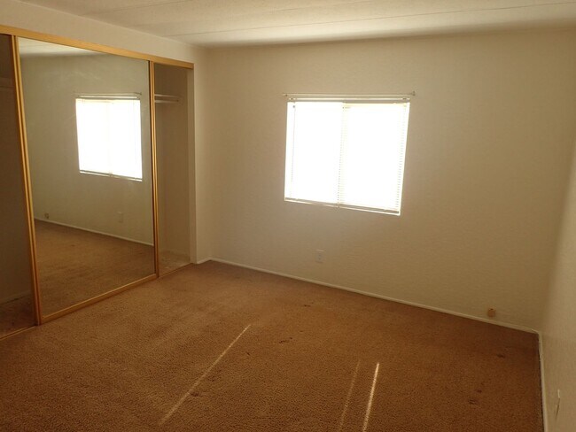 Foto del edificio - Cute Trailer with Spacious Backyard