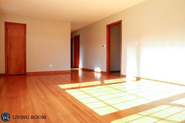 Sala de estar - 704 McCullum Ave