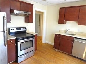 Interior Photo - 335-339 Angell St
