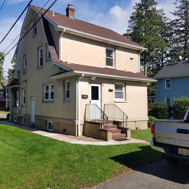 Building Photo - 108 Paris Ave