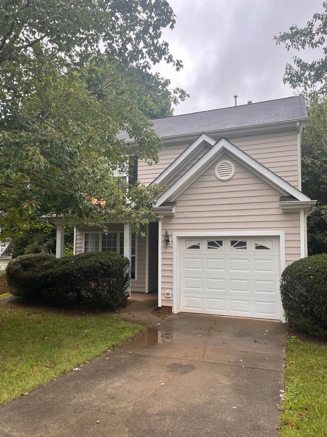 Building Photo - 2705 Cherry Field Dr