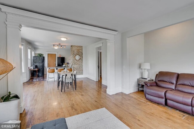 Building Photo - 2501 Garfield Ave