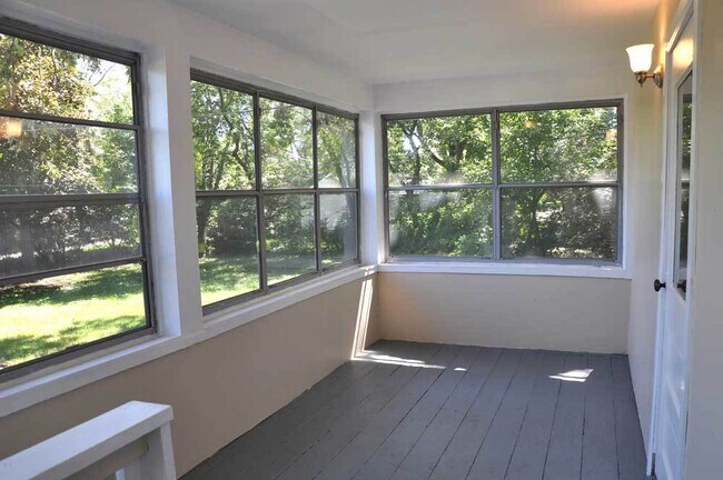 Building Photo - 3237 Emmaus Ave