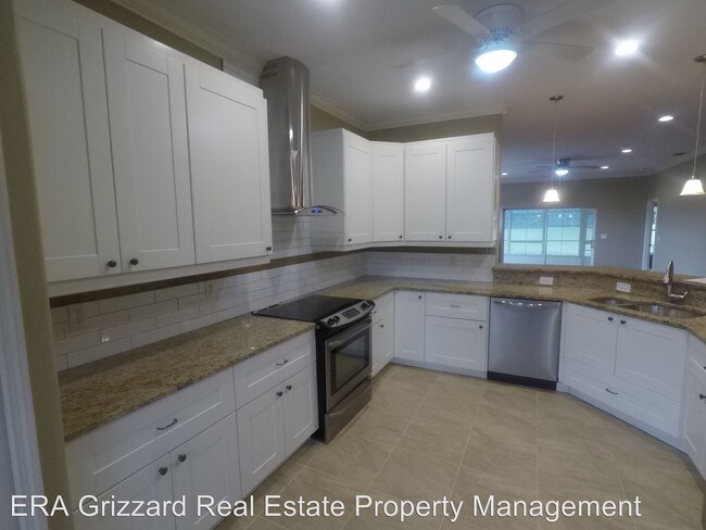 Building Photo - 3 br, 2 bath House - 6412 Sailboat Ave