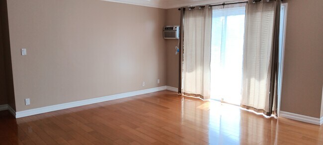 living room - 1021 12th St