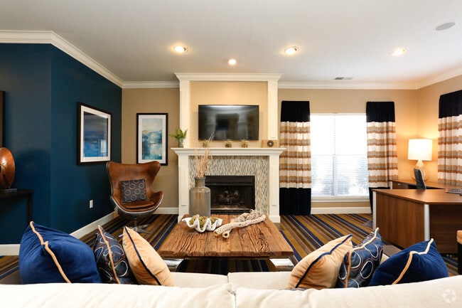 Interior Photo - Sailpointe at Lake Norman