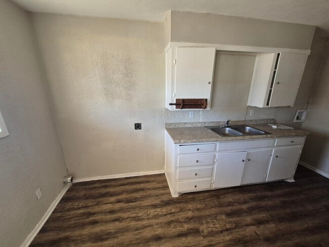 Building Photo - 1116 41st St