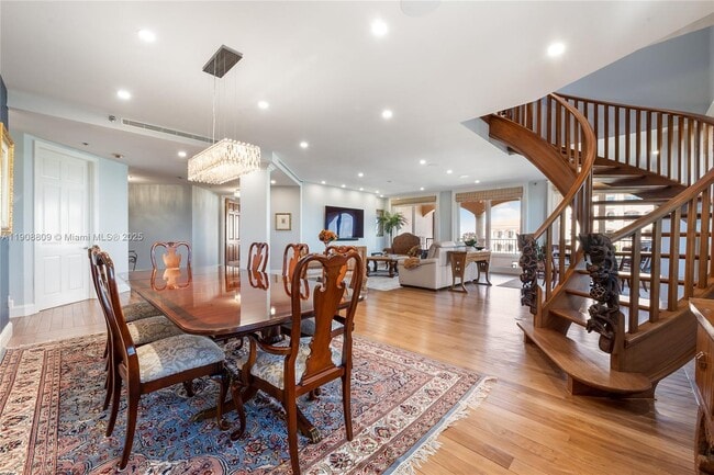 Foto del edificio - 13643 Deering Bay Dr