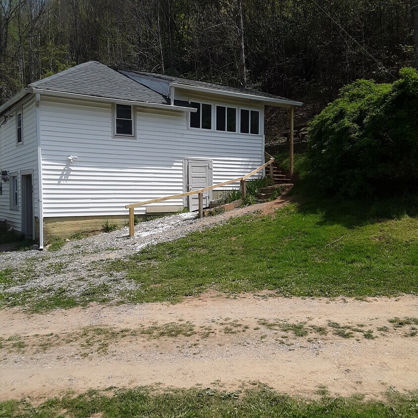 Primary Photo - 46 Marcellas Ln