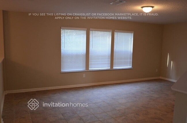 Foto del edificio - 9757 Hazel Lake Dr