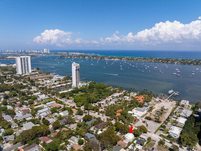Foto del edificio - 4815 N Flagler Dr