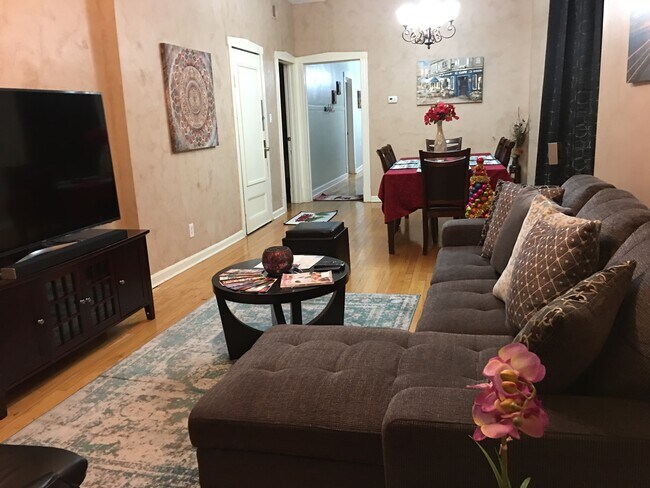 Foto del edificio - 1339 N Western Ave