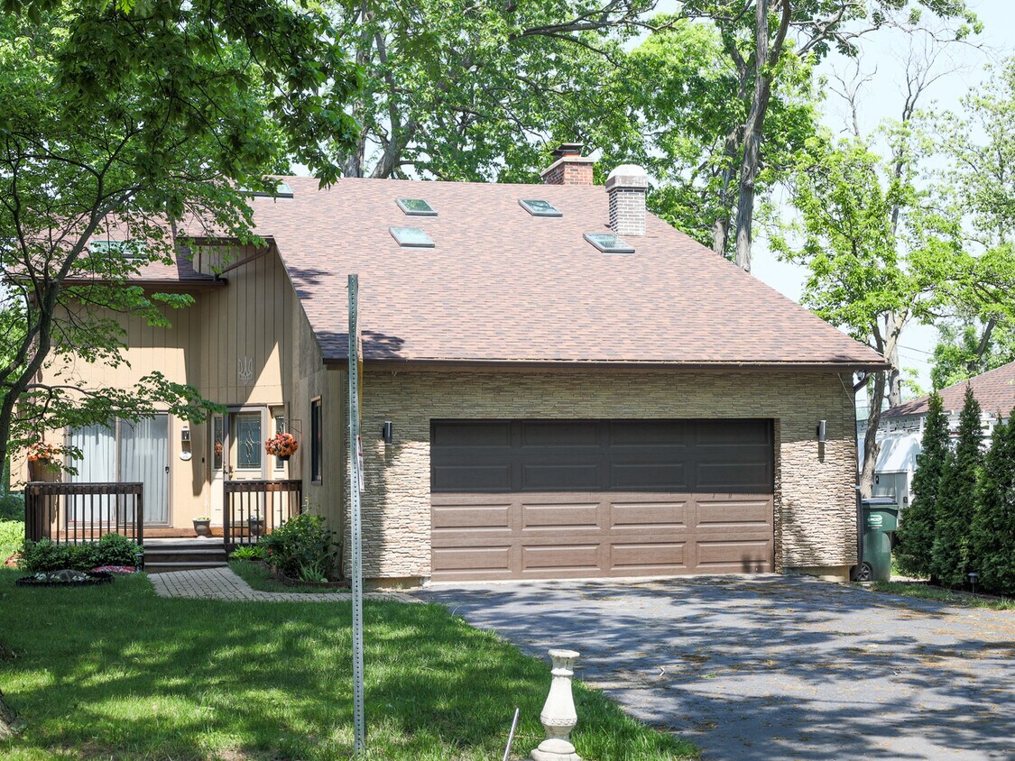 Primary Photo - 26340 N Walnut Ave