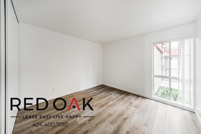 Foto del edificio - 17830 Sherman Way