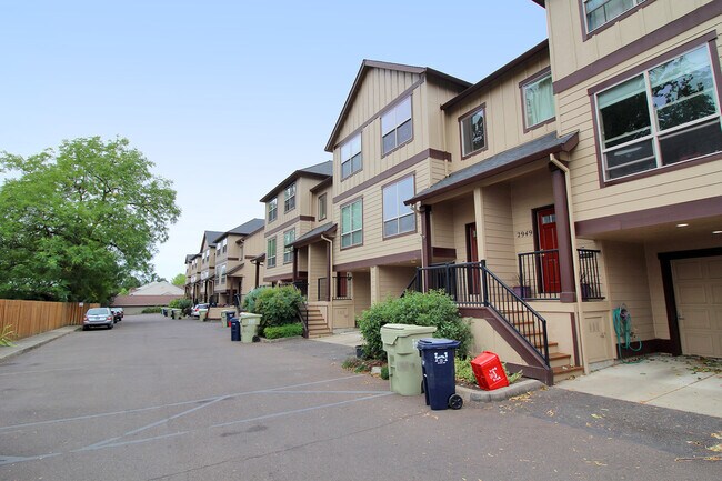 Building Photo - 2955 SW 187th Ave