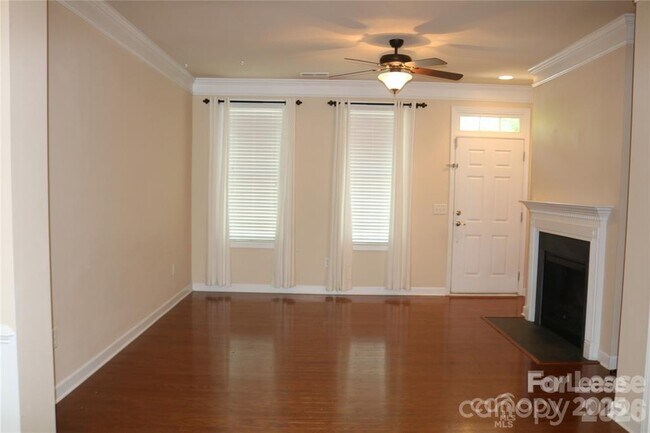 Foto del edificio - 9806 Longstone Ln