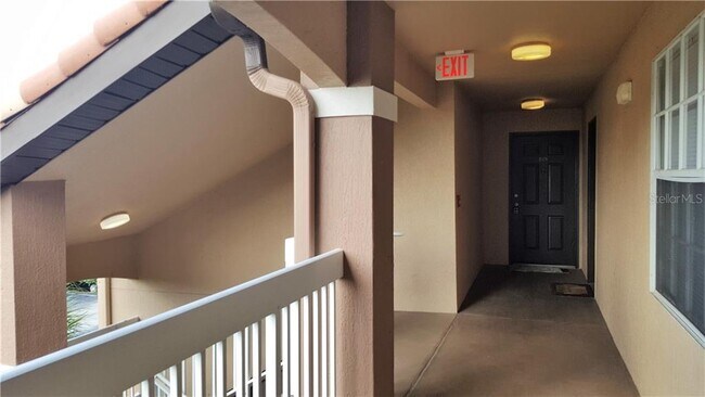 Foto del edificio - 14037 Fairway Island Dr