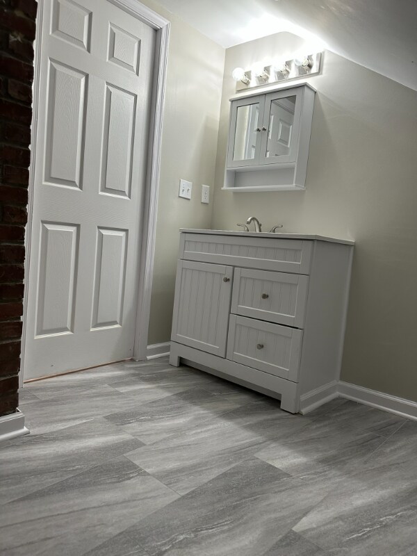 Primary Photo - 43 Russett Ln