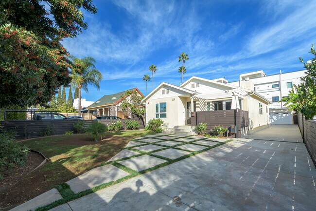 Foto del edificio - 736 N Wilton Pl
