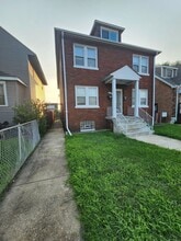Building Photo - 4112 Drummond St