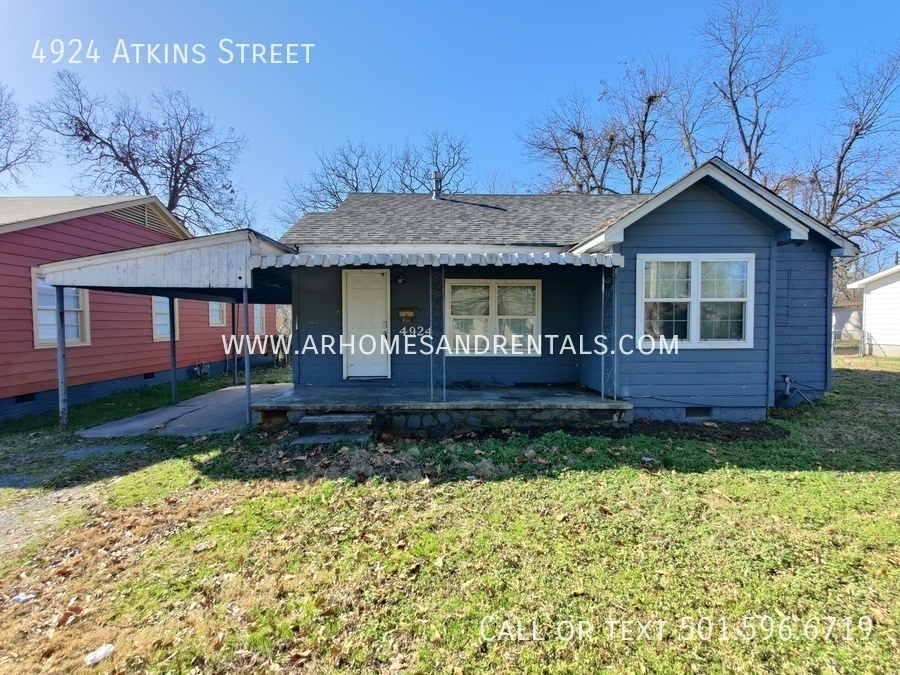 Primary Photo - 4924 Atkins Street | $750 | 2 beds, 1 full...