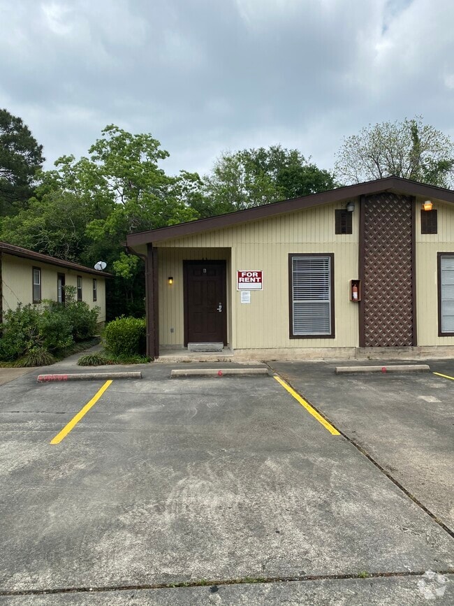 Building Photo - 618 reppert street