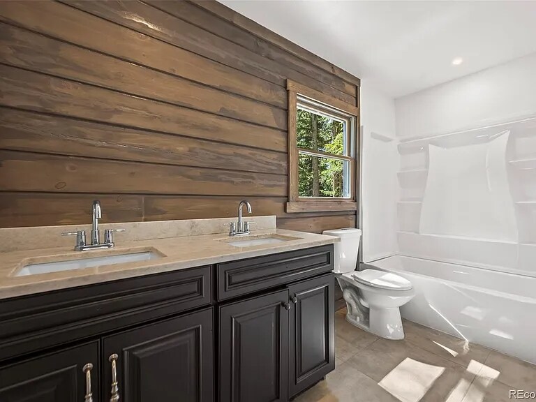 Foto principal - 46 Silver Creek Rd