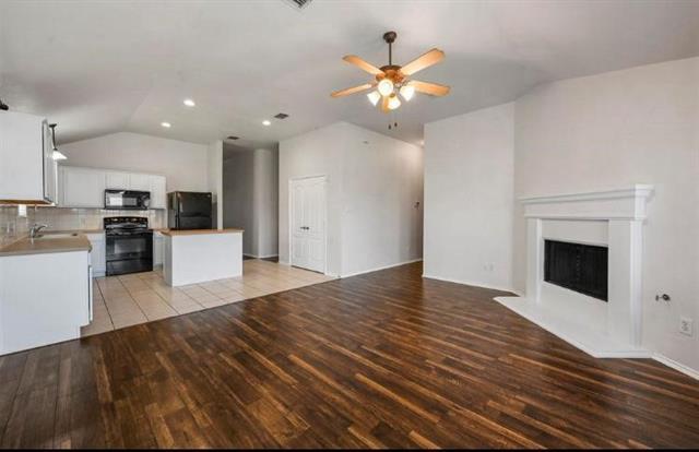 Building Photo - 4045 Rochester Dr