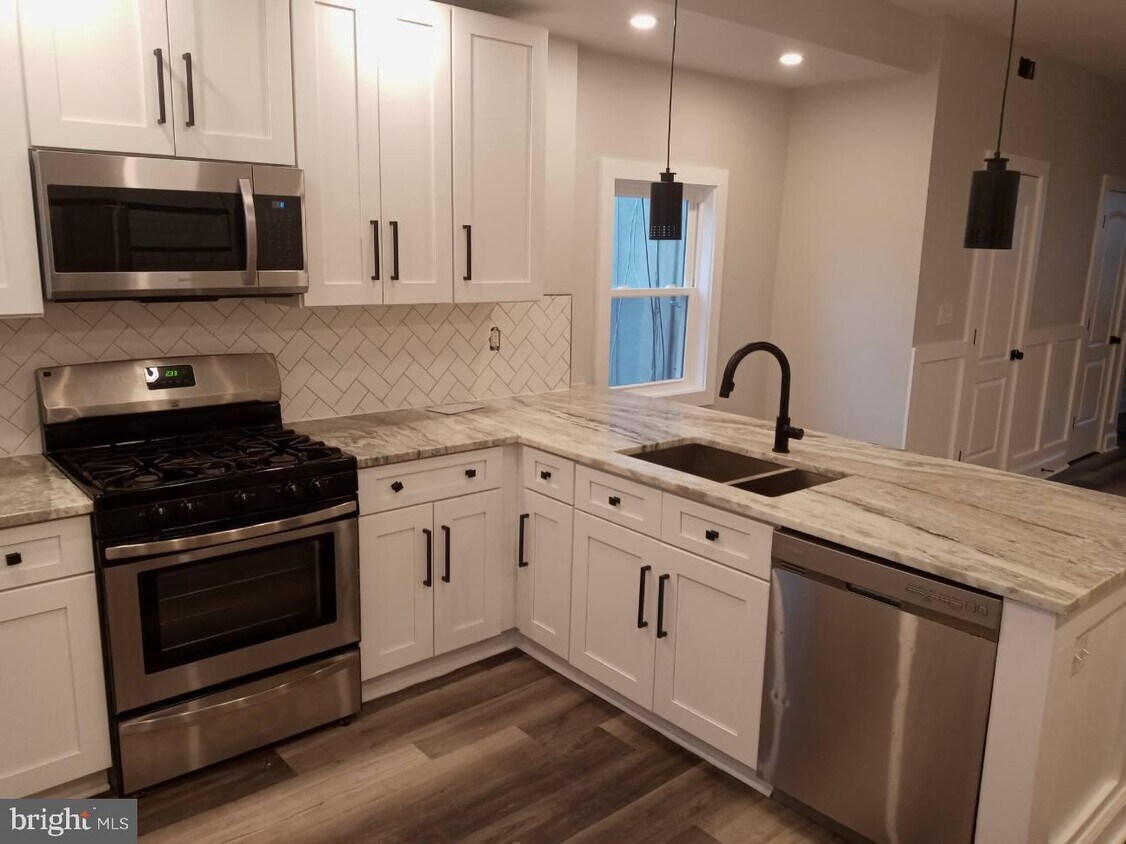 Foto principal - 719 Cator Ave