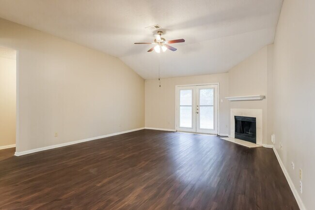 Foto del edificio - 28807 Binefield St