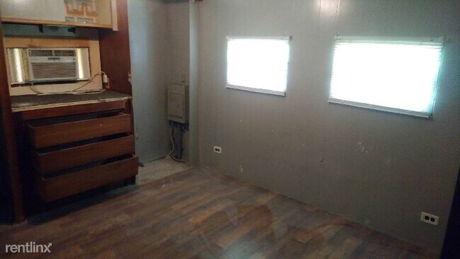 Foto del edificio - 2125 Reynolds Rd