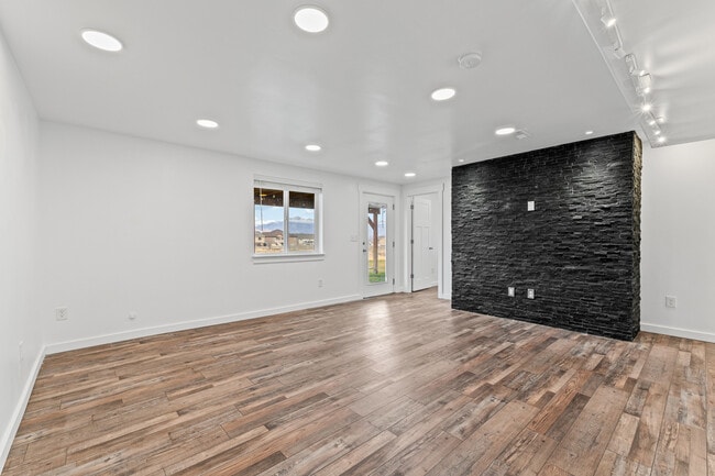 Foto del edificio - 4883 E Silver Ridge Rd