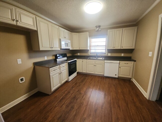 Foto del edificio - 457 Wallace Rd