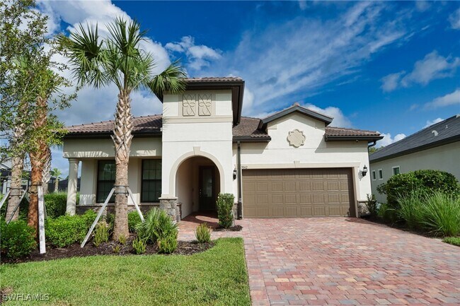 Building Photo - 9842 Everglades Dr