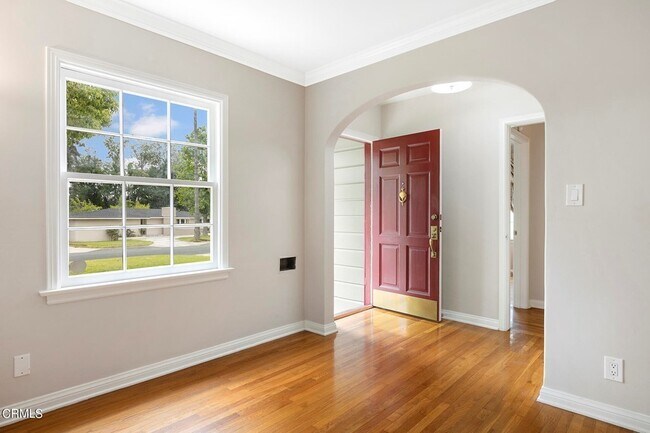 Entry - 2963 Sheffield Rd