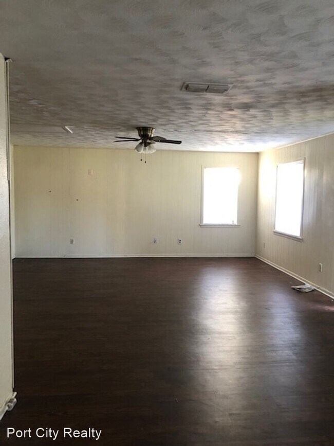 Building Photo - 3 br, 1 bath House - 3027 Gaywood