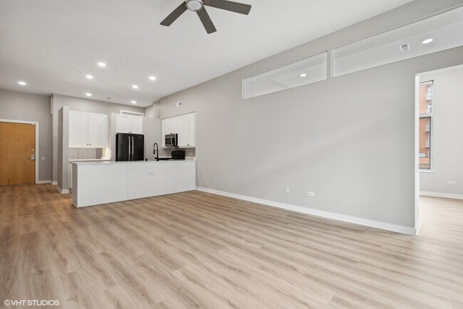 Foto del edificio - 939 W Madison St