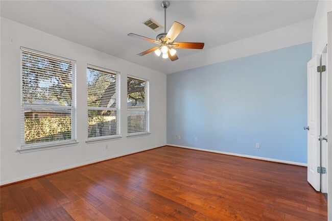 Foto del edificio - 5124 Scottish Thistle Dr