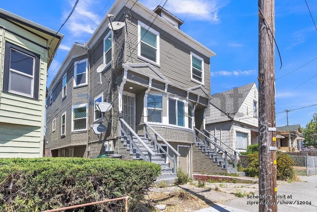 Building Photo - 3321 Adeline St