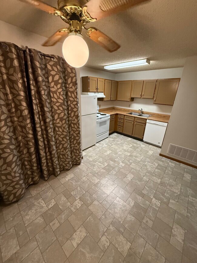 Building Photo - 1617 Prospect St