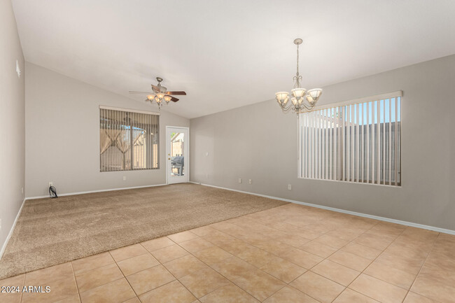 Foto del edificio - 14054 N 133rd Ln