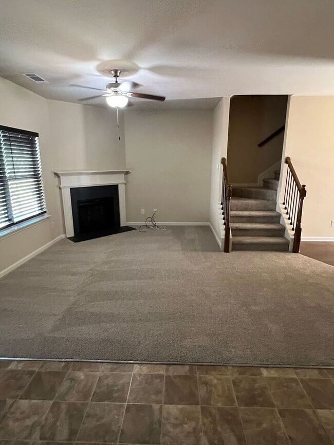 Building Photo - Beautiful 3-Bedroom, 2.5-Bath Home in Established Community!