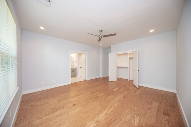 Building Photo - 1860 W Tidwell Rd