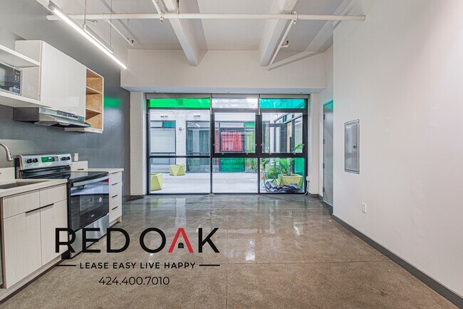 Foto del edificio - 430 S Broadway